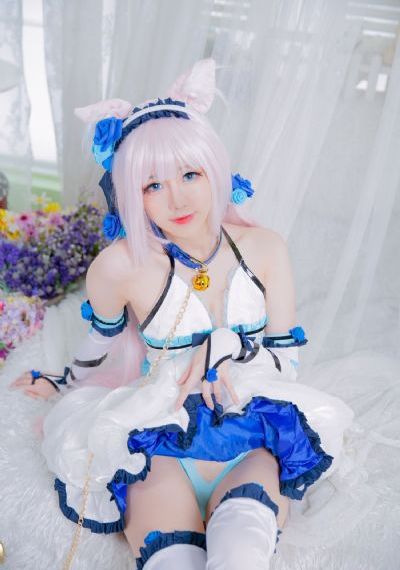白丝美女被c