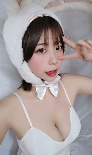 从天而降的女孩子从二楼掉下来了